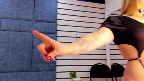 Snapshot of natyleone chatting on October 2025 08:08:01 PM Naty online show from October 2025 08:08:01 PM