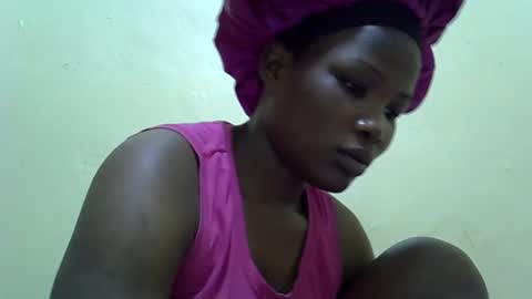 Snapshot of naughty_baddie5 chatting on October 2025 09:18:01 AM candy online show from October 2025 09:18:01 AM