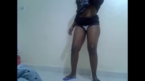 Snapshot of naughty_baddie5 chatting on November 2025 06:31:02 PM candy online show from November 2025 06:31:02 PM