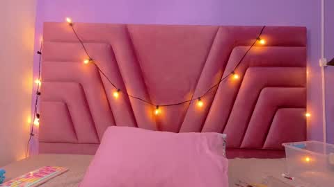 SASHA  online show from November 2025 03:05:01 AM