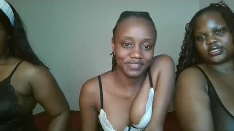 naughty_ellaa online show from September 2025 05:27:01 PM