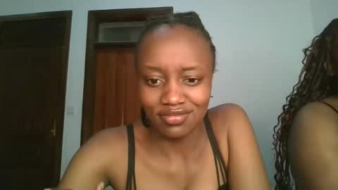 naughty_ellaa online show from October 2025 05:57:01 PM