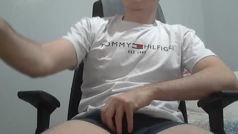 Snapshot of naughty_enzo chatting on February 2025 12:10:02 AM Enzo online show from February 2025 12:10:02 AM