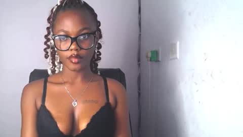 Zoey online show from September 2025 07:46:01 PM