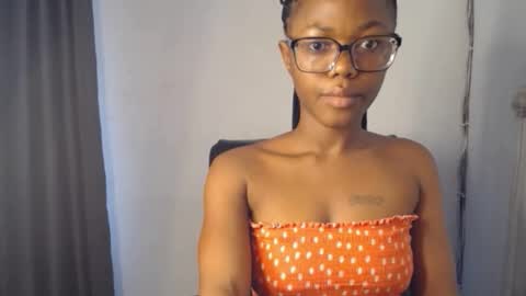 Zoey online show from November 2025 10:16:02 AM