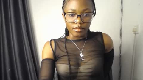 Zoey online show from November 2025 12:47:01 AM