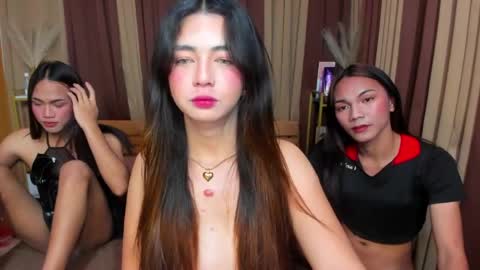 LEIGH online show from April 2026 06:42:02 AM