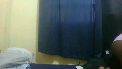 Snapshot of naughty_slender2 chatting on May 2026 09:17:01 AM jn online show from May 2026 09:17:01 AM