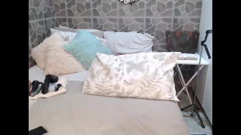 Snapshot of naughtyanal19 chatting on May 2026 05:18:01 PM zandy online show from May 2026 05:18:01 PM