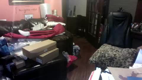 Snapshot of naughtybone chatting on April 2026 05:18:02 AM naughtybone online show from April 2026 05:18:02 AM