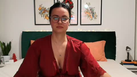 NaughtyBrunetteXXX online show from December 2024 06:06:01 PM