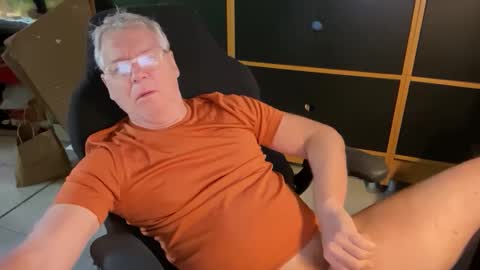 naughtydaddyla online show from April 2026 07:11:02 PM