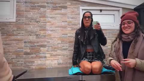 ANDREA STEPH  MIKE online show from November 2025 10:26:01 AM