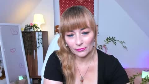 Milana - on air every day except Wednesday from 9 pm to 4 am European time online show from November 2025 08:43:01 PM