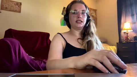 naughtyred23 online show from October 2025 04:07:02 PM