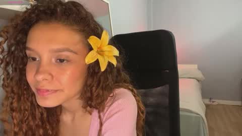 Arantxa online show from December 2025 04:25:02 PM