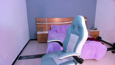 naugthy_brunette_ online show from April 2026 06:32:02 PM