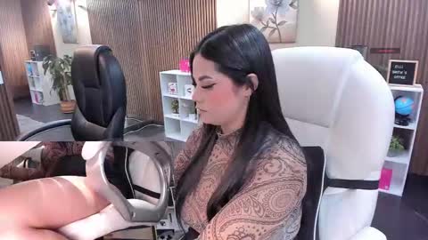         online show from October 2025 07:27:02 PM