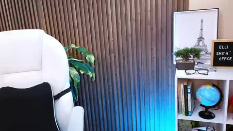 Snapshot of naugthyelli chatting on May 2026 09:21:02 PM online show from May 2026 09:21:02 PM
