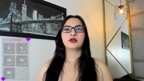 NavannyCattan online show from November 2025 03:23:01 AM