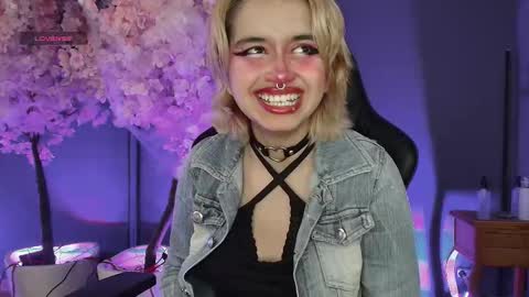 Navier  online show from October 2025 09:11:01 PM