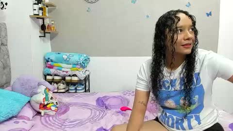 Snapshot of nay_and_aleja chatting on October 2025 01:37:02 AM nay_and_aleja online show from October 2025 01:37:02 AM
