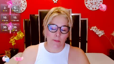 Lady Nayla online show from February 2025 05:01:02 PM