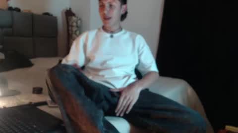 Im Nayton online show from October 2025 12:11:02 AM