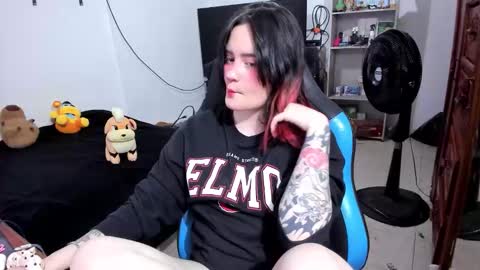 Geek Nicole    im Neeko UwU online show from March 2026 08:45:02 PM