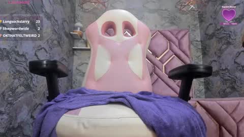 Nefer  online show from October 2025 06:52:01 PM