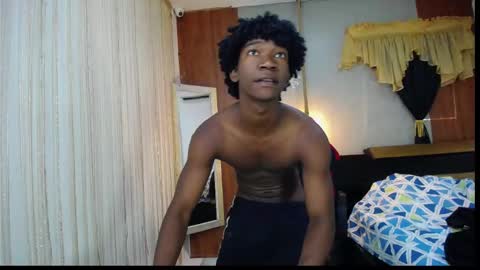 Snapshot of negga_cum chatting on February 2026 01:40:01 PM NEGGA online show from February 2026 01:40:01 PM