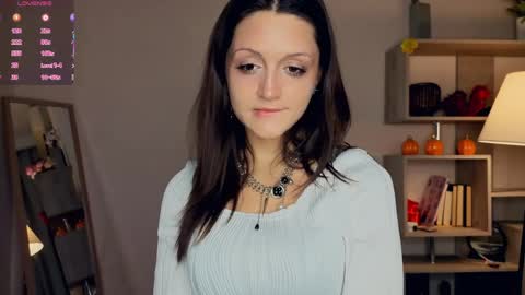 Vicky and Beatrice online show from April 2026 07:18:02 PM