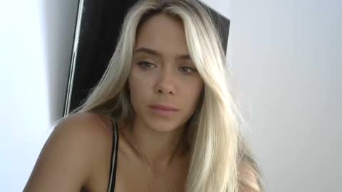 nelly_fortu online show from April 2026 10:47:02 AM