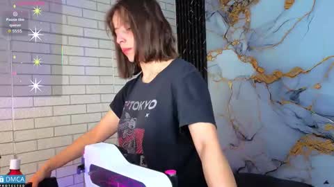 Salome Nena cupcake online show from December 2025 11:08:01 AM