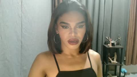 Snapshot of neomi_hardcock chatting on May 2026 05:21:02 PM neomi online show from May 2026 05:21:02 PM