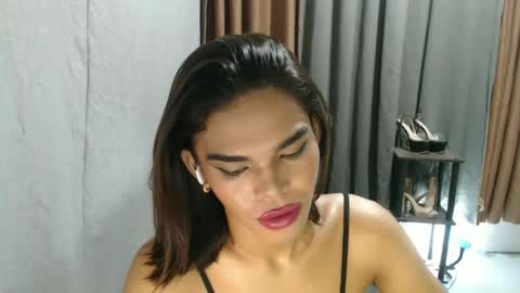Snapshot of neomi_hardcock chatting on May 2026 06:47:01 PM neomi online show from May 2026 06:47:01 PM