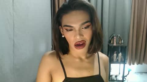 Snapshot of neomi_hardcock chatting on June 2026 05:57:01 PM neomi online show from June 2026 05:57:01 PM