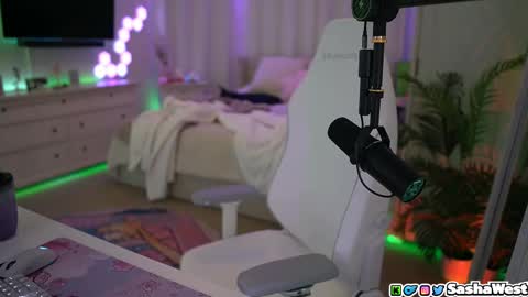 Snapshot of neomotoko chatting on November 2025 02:21:01 PM Sasha West online show from November 2025 02:21:01 PM