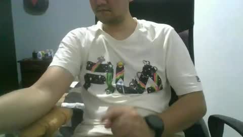 Snapshot of nerdxxx94 chatting on April 2026 05:10:02 AM MrBull online show from April 2026 05:10:02 AM