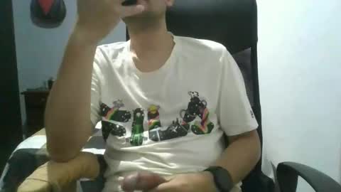Snapshot of nerdxxx94 chatting on April 2026 04:17:01 AM MrBull online show from April 2026 04:17:01 AM