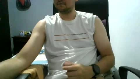 Snapshot of nerdxxx94 chatting on June 2026 04:55:01 AM MrBull online show from June 2026 04:55:01 AM