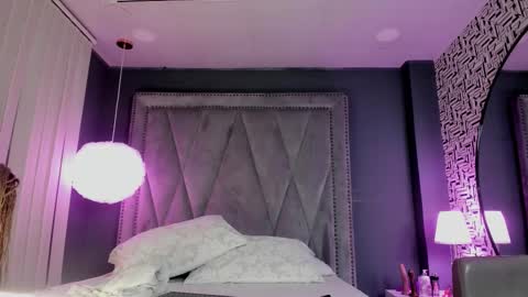Nessa fox online show from September 2025 11:21:02 AM