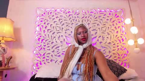 Nessa fox online show from October 2025 07:33:02 PM