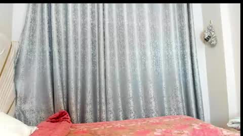 Snapshot of netfux_and_chill chatting on May 2026 09:09:02 PM netfux_and_chill online show from May 2026 09:09:02 PM