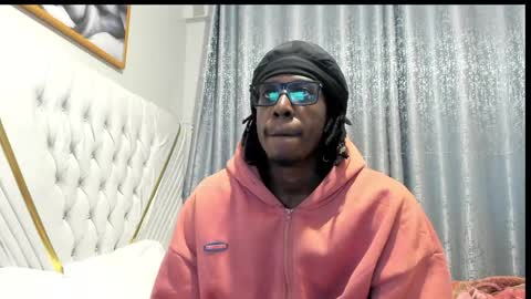 Snapshot of netfux_and_chill chatting on May 2026 04:40:02 AM netfux_and_chill online show from May 2026 04:40:02 AM