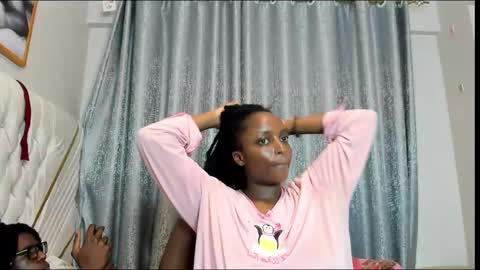 Snapshot of netfux_and_chill chatting on May 2026 07:32:01 PM netfux_and_chill online show from May 2026 07:32:01 PM