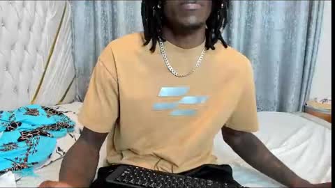 Snapshot of netfux_and_chill chatting on July 2026 07:19:02 PM netfux_and_chill online show from July 2026 07:19:02 PM