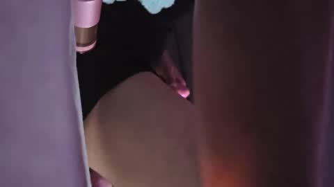 Snapshot of neverenough222 chatting on April 2026 10:41:02 AM neverenough222 online show from April 2026 10:41:02 AM