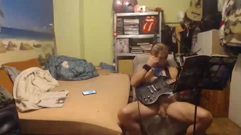 Snapshot of newsexerciser chatting on January 2025 06:23:01 PM the hole wold is very horny online show from January 2025 06:23:01 PM