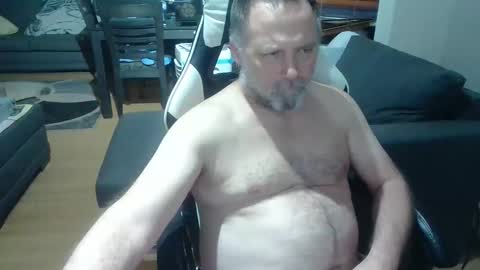 Snapshot of newvvorld chatting on October 2025 10:10:01 PM NewWorld online show from October 2025 10:10:01 PM